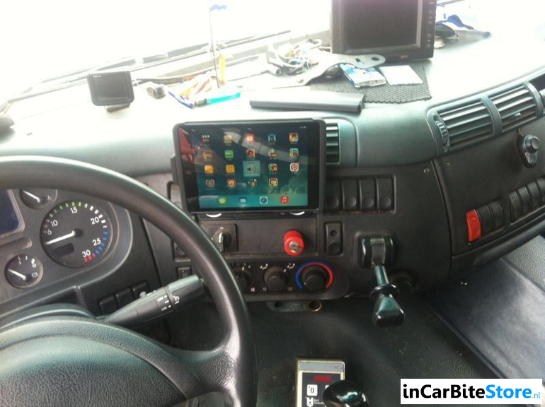 ipad tablet smartphone houder voorin integratie auto radio bedrijfsauto bedrijfswagens vrachtwagens bedrijfsbussen